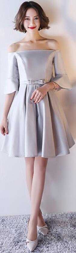 Vestidos de dama de honor cortos cortos gris plateado corto sin coincidencia en línea, WG504